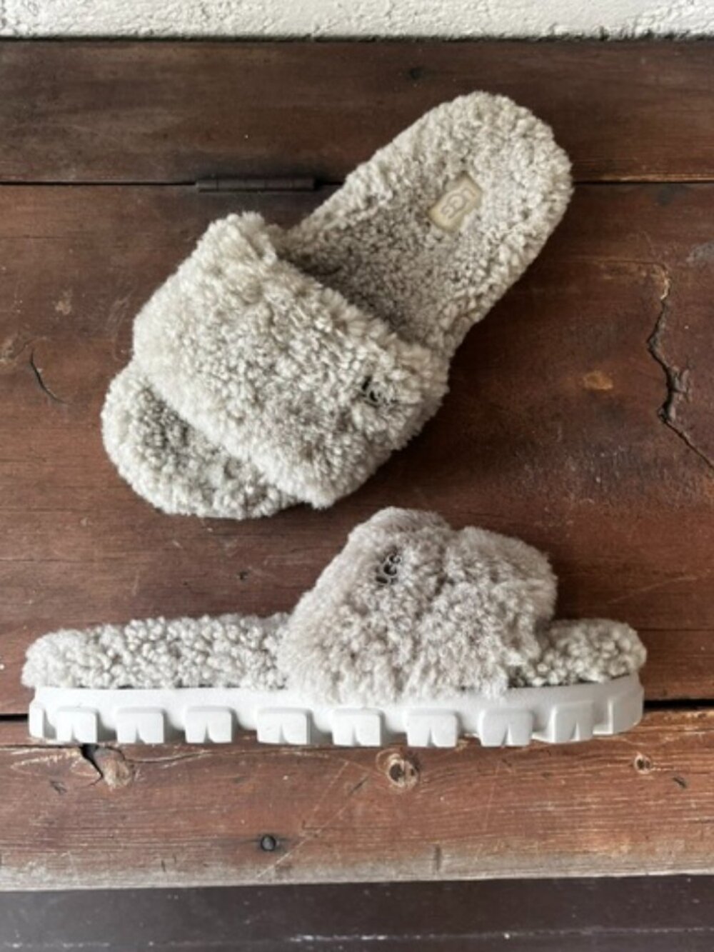 UGG Cozetta Curly Genuine Shearling Slide Slippers – NWOT